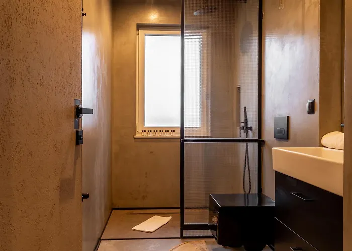 Loft With A Terrace In The Heart Of Saska Kepa شقة