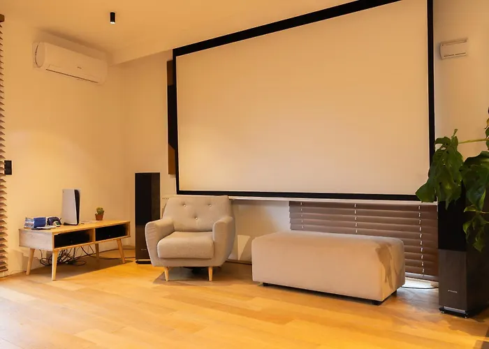 Loft With A Terrace In The Heart Of Saska Kepa